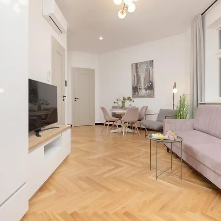 Praga Duplex Premium By Renters Prestige